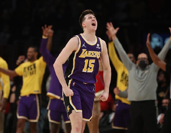  恩波利替补奇兵显威，补时绝杀改写比赛走势