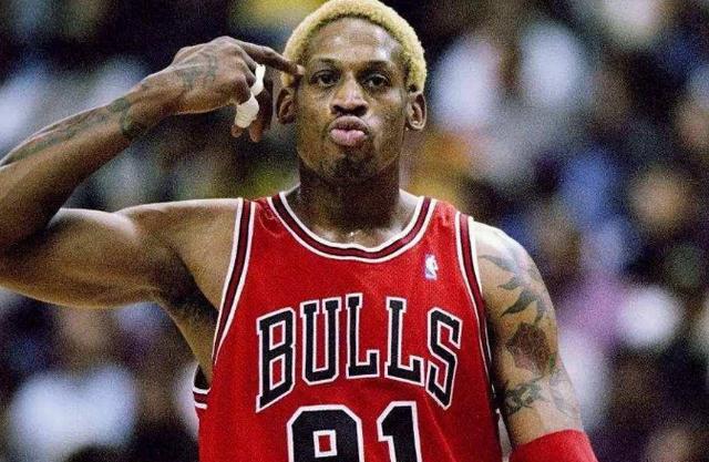  帕德博恩立足防守反击，务实打法成功抢分脱离降级区